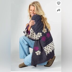 NATURAL LIFE Calla Jacquard Cardigan
Sweater, Charcoal S/M
